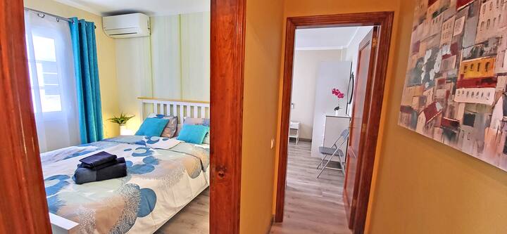 חדר שינה מס '1 עם מיזוג אוויר, טלוויזיה וחלון