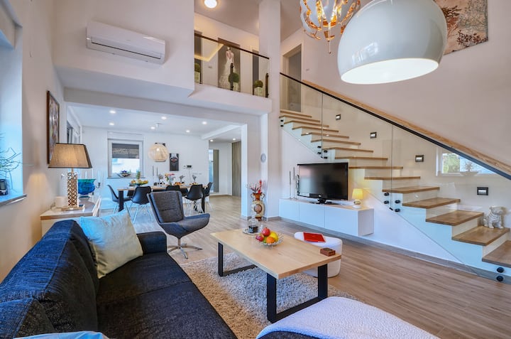 Luxurious Villa With Private Pool! - Fažana