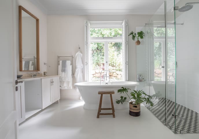 Villa Lombardie, by Steadfast Africa gallery image 5