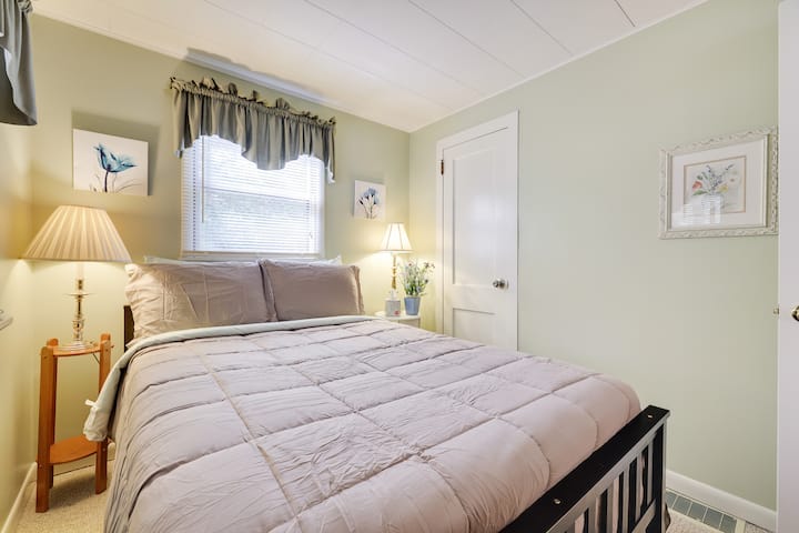 Spálňa 2 ponúka manželskú posteľ a veľa svetla.