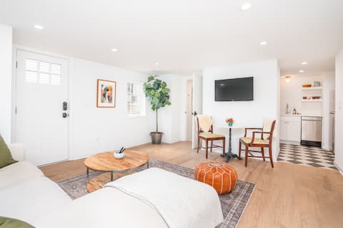 Top performing Airbnb: Charming Apartment in Historic Grant Park Home in Grant Park