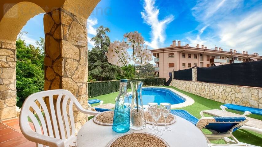 ♥ CostaCabana – Villa Sarai ♥ Beach only 850 mtrs! gallery image 4