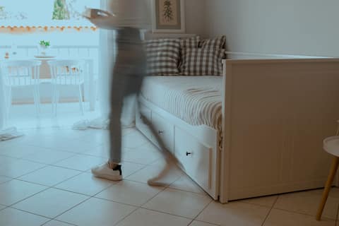 Popular Airbnb listing: Contemporary Beach Apartment in the ❤️ of Kiveri in δήμος άργους μυκηνών