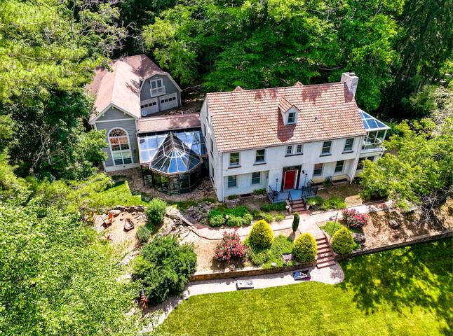 Luxury 8BR Lakefront w/ Hot Tub • Sleeps 24 gallery image 5