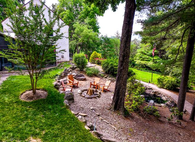 Luxury 8BR Lakefront w/ Hot Tub • Sleeps 24 gallery image 2