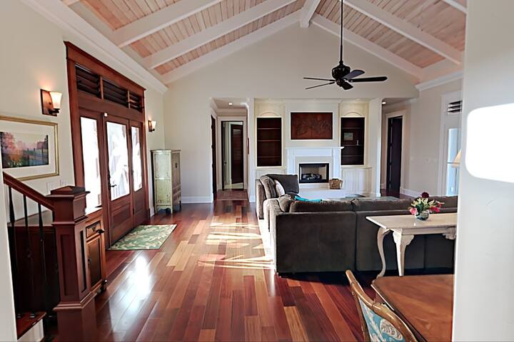 NEW! Luxury Plantation Home on Kiahuna Golf Course gallery image 4
