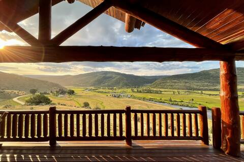 Stunning Cabin w/ Huge Deck & Amazing Valley Views