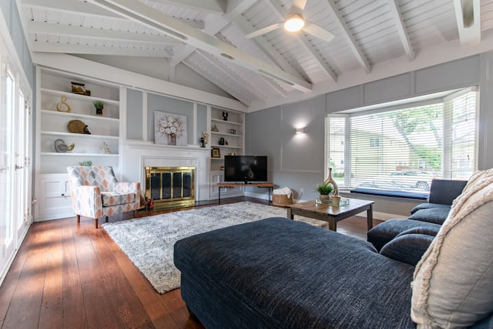 Extended Stay Family Home 5 mins to beach.