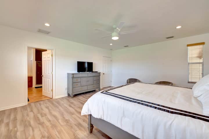 MASTER-BEDROOM : SMART TV 40POUCES