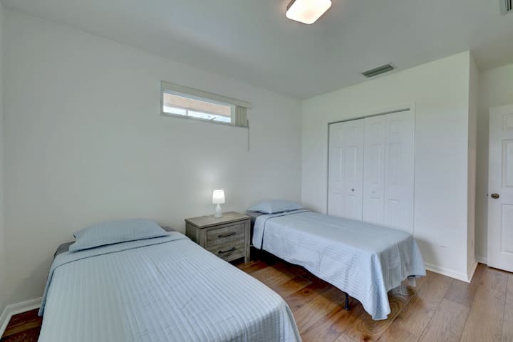 3E CHAMBRE : 2 LITS MIN.
