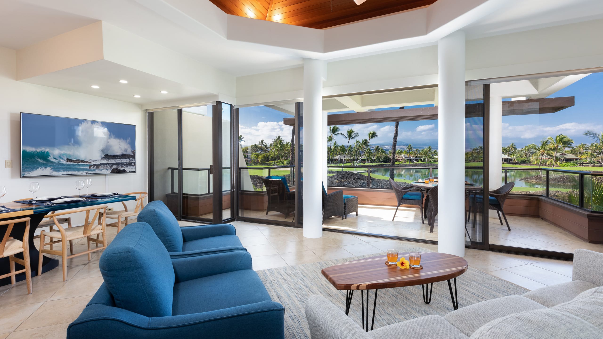 Condo in Waimea · ★4.88 · 2 bedrooms · 4 beds · 2.5 baths - Image 2