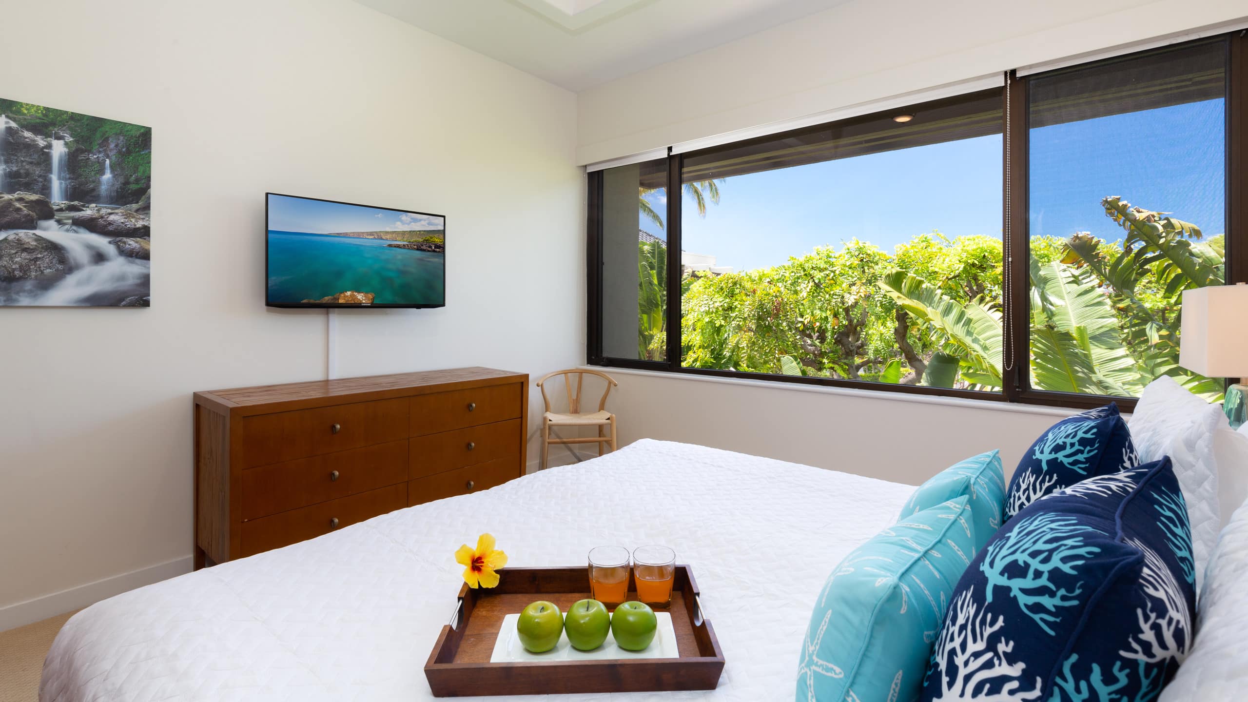 Condo in Waimea · ★4.88 · 2 bedrooms · 4 beds · 2.5 baths - Image 15