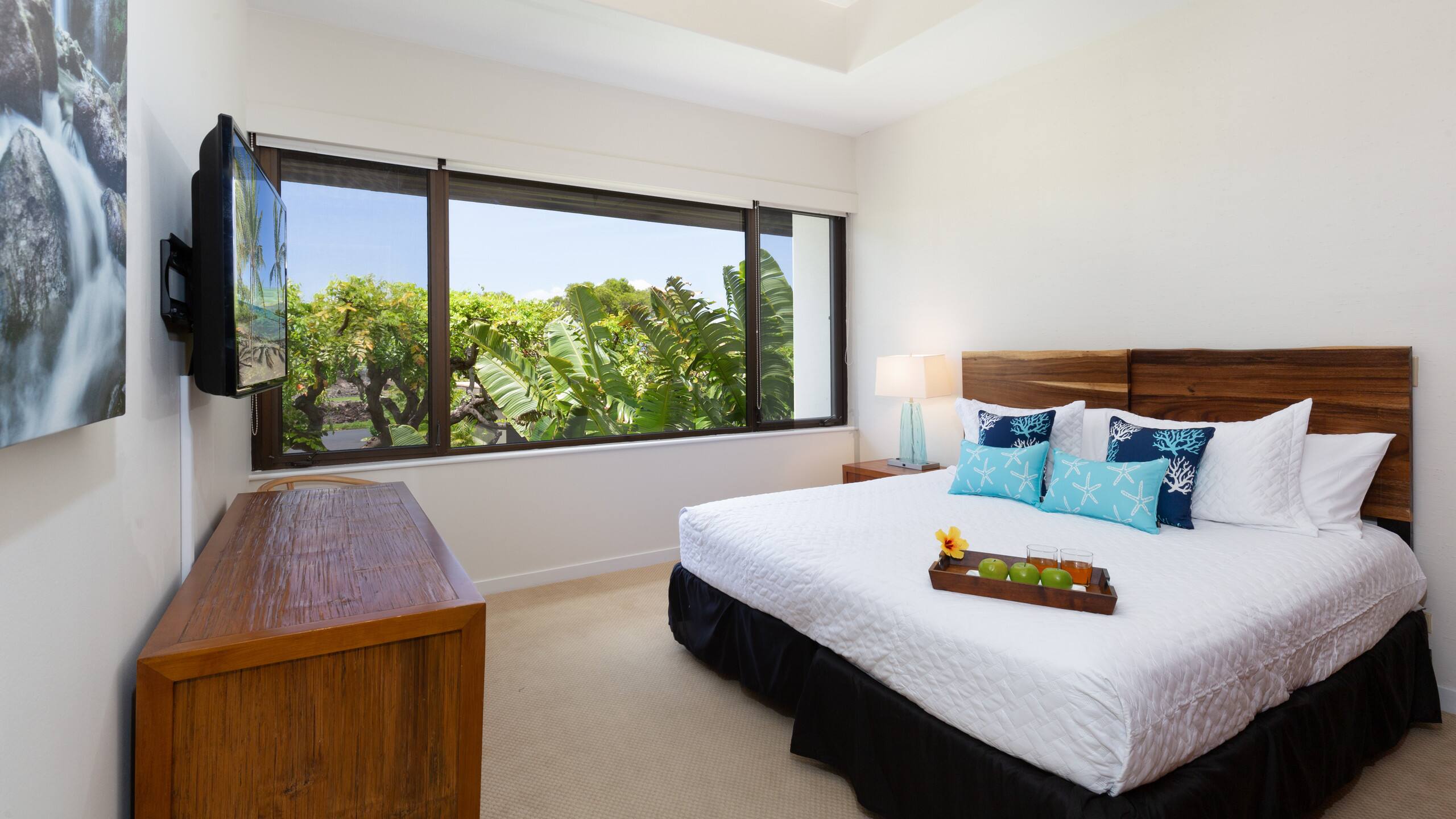 Condo in Waimea · ★4.88 · 2 bedrooms · 4 beds · 2.5 baths - Image 14