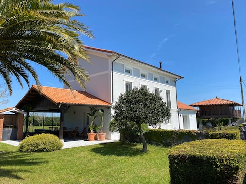 Jose de Tino's House, Oviñana