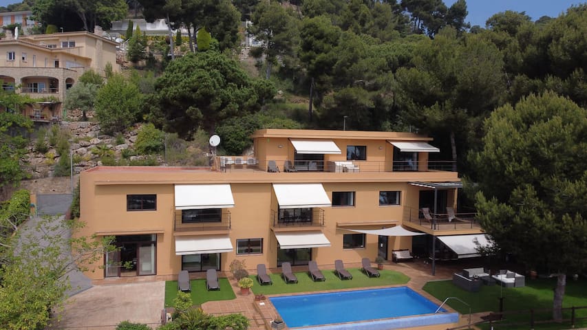 VILLA LA CALA with swimming pool & sea view gallery image 5