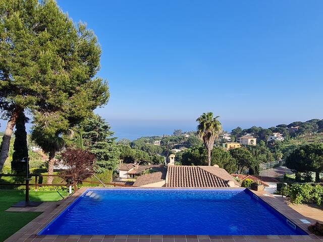 VILLA LA CALA with swimming pool & sea view gallery image 3