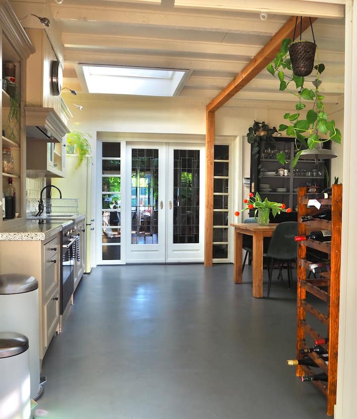 Rotan Tuinhuis Inclusief Tuin/keuken/badkamer - Boxtel