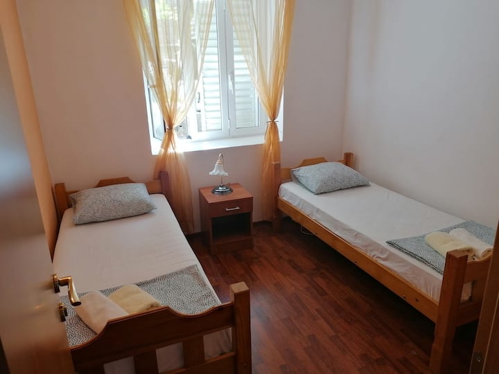 საძინებელი 1