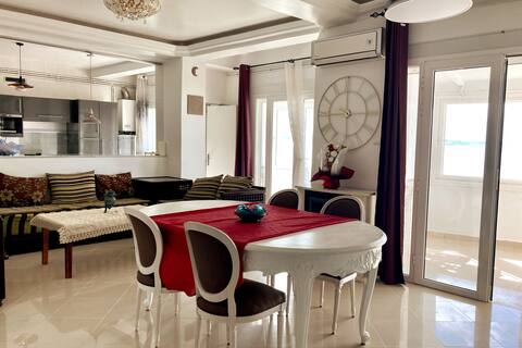 Spacious Family Accommodation with Sea View