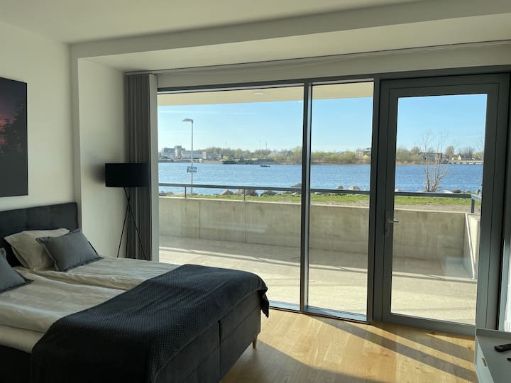 Studio apartment with river view next to Marina Apartments for Rent
