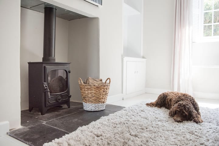 Gorgeous Riverfront Holiday Cottage - Noss Mayo