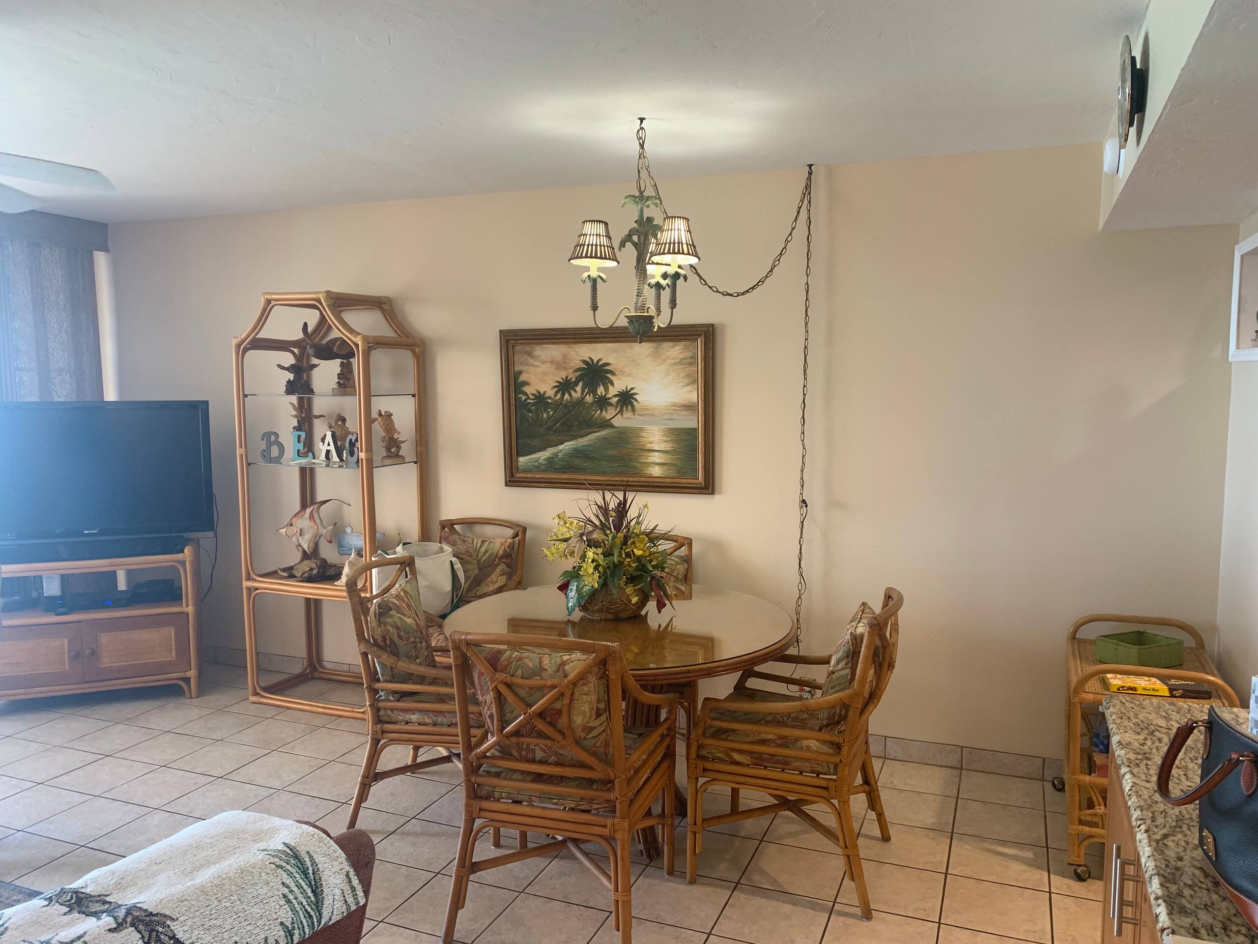 Condo in Lahaina · ★4.91 · 2 bedrooms · 1 bed · 1.5 baths - Image 4