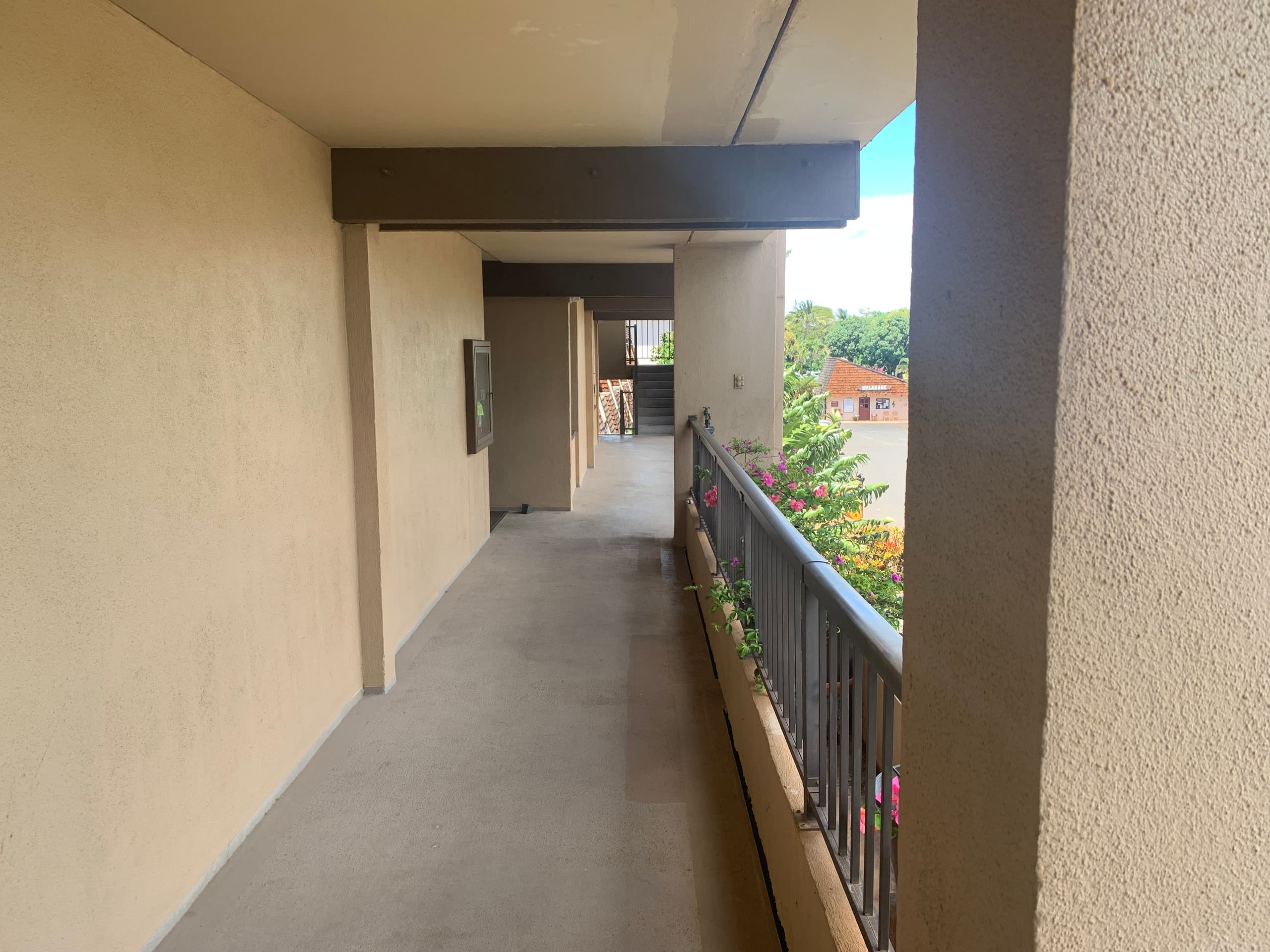 Condo in Lahaina · ★4.91 · 2 bedrooms · 1 bed · 1.5 baths - Image 17