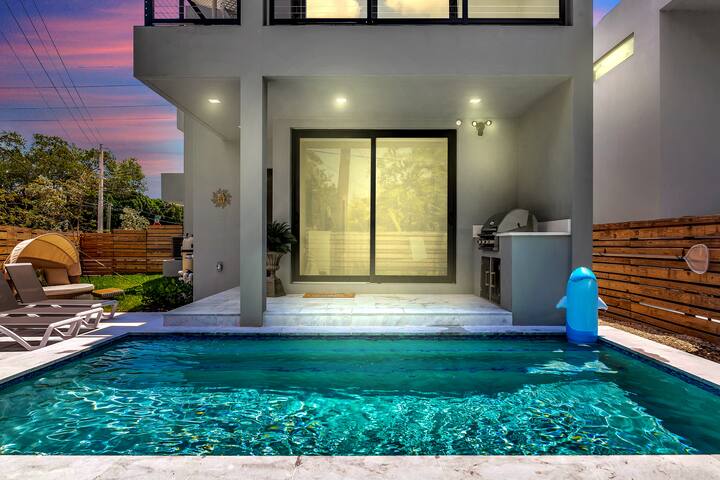 ***VillaPlaya brand new home, modern style resort! gallery image 5