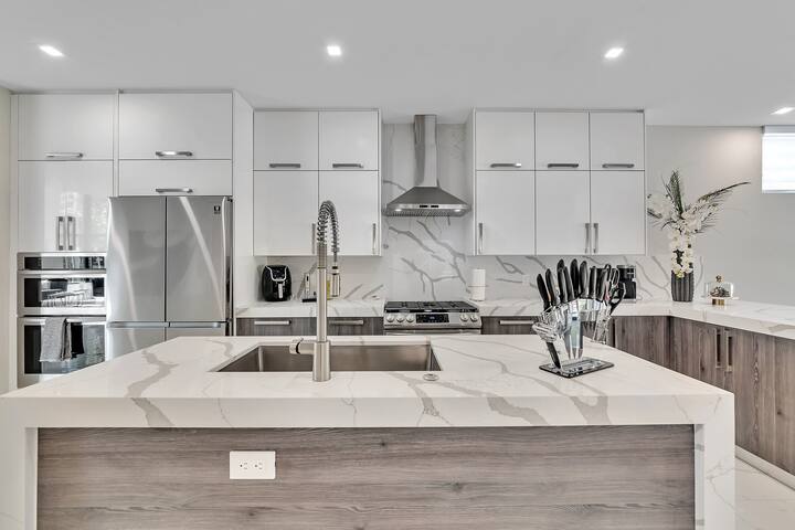 ***VillaPlaya brand new home, modern style resort! gallery image 3