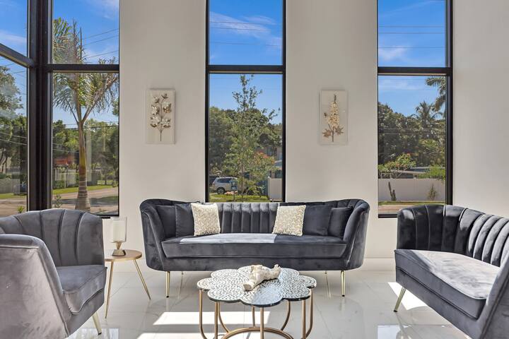 ***VillaPlaya brand new home, modern style resort! gallery image 4