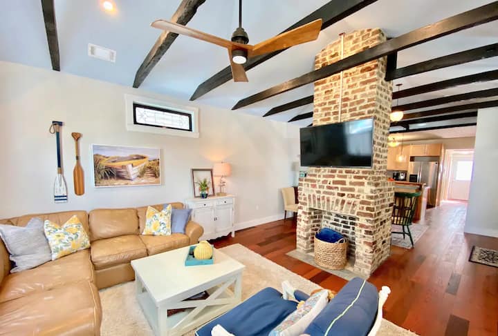 Experience The Holy City In This Historic Cottage - Charleston