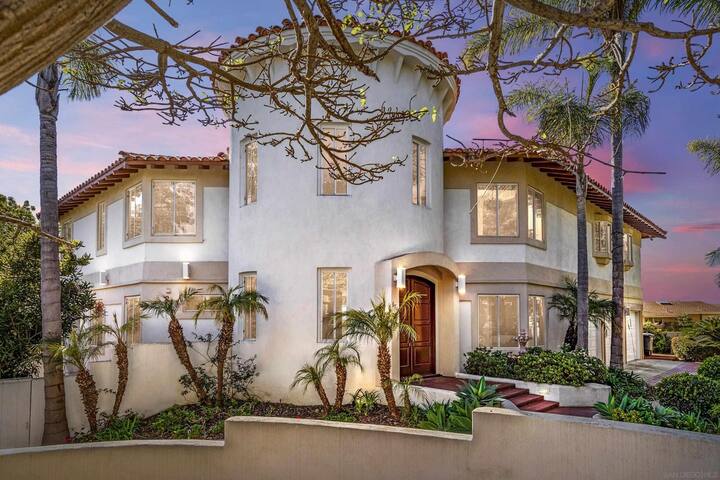 Oceanview Luxury Hilltop Villa w/ Private Pool gallery image 2