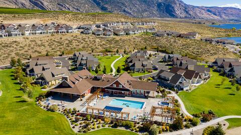 4 Bedroom Cottage on Osoyoos Lake w/Private Beach