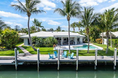 Waterfront, Dock, Heated Pool - Walk to beach!