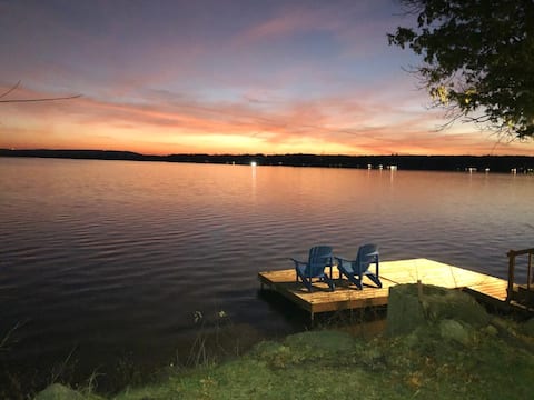 Successful Airbnb property: Gryphon Lakehouse a 4 Season Property in Oro Medonte