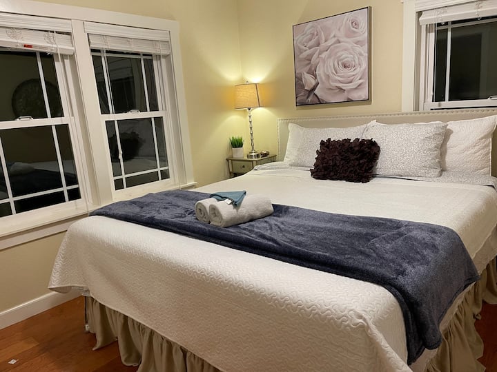 2つ目のベッドルームにはキングサイズベッドもあります。 