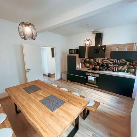 Helle und geräumige Wohnung mit 3 Schlafzimmern gallery image 2