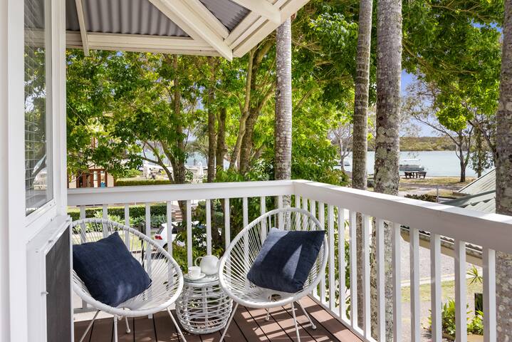 ” The Riverhouse” 3 bedroom luxury retreat gallery image 5