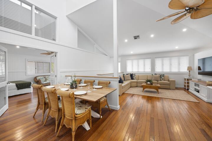 ” The Riverhouse” 3 bedroom luxury retreat gallery image 2