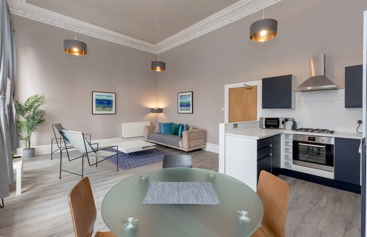 2 bed apartment ideal for Royal Mile & Old Town