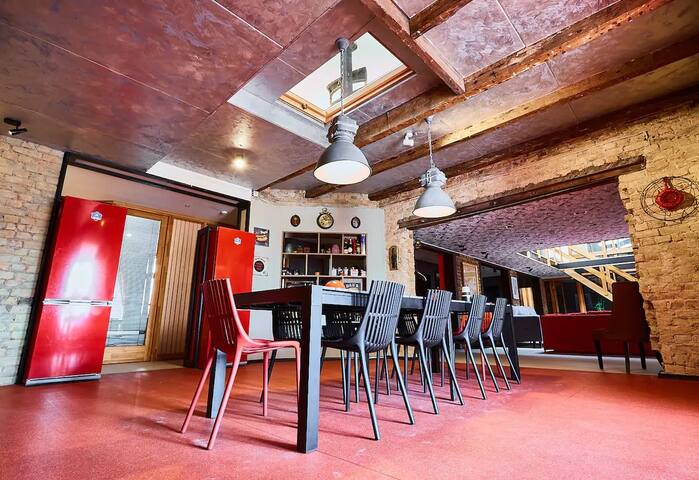 Stylish Liberty Loft Penthouse gallery image 5