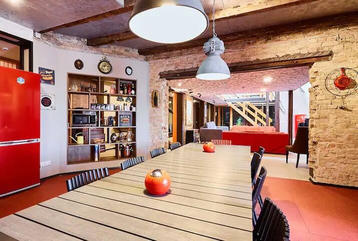 Stylish Liberty Loft Penthouse gallery image 3