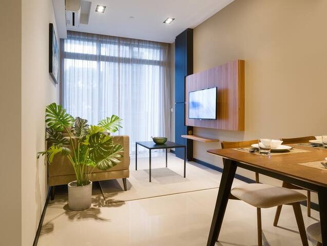 Walk to Mt.Elizabeth Splendid 2Br-2Bath (60sqm) gallery image 5