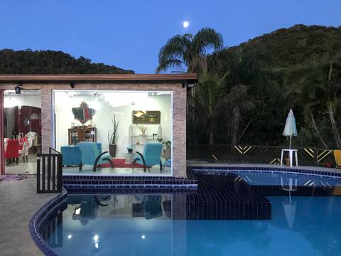 House, place, between mountains and sea
