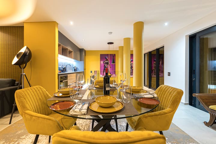 Contemporary 2 bed 2 bath Tamboerskloof Apartment