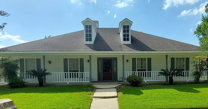 4 B/r. Center Of Br/clean, Spacious, No Clean Fee - Baton Rouge, LA