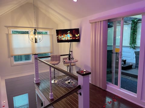 Top Airbnb: Loft Style Home in ATL w/Private Jacuzzi in Lakewood Heights