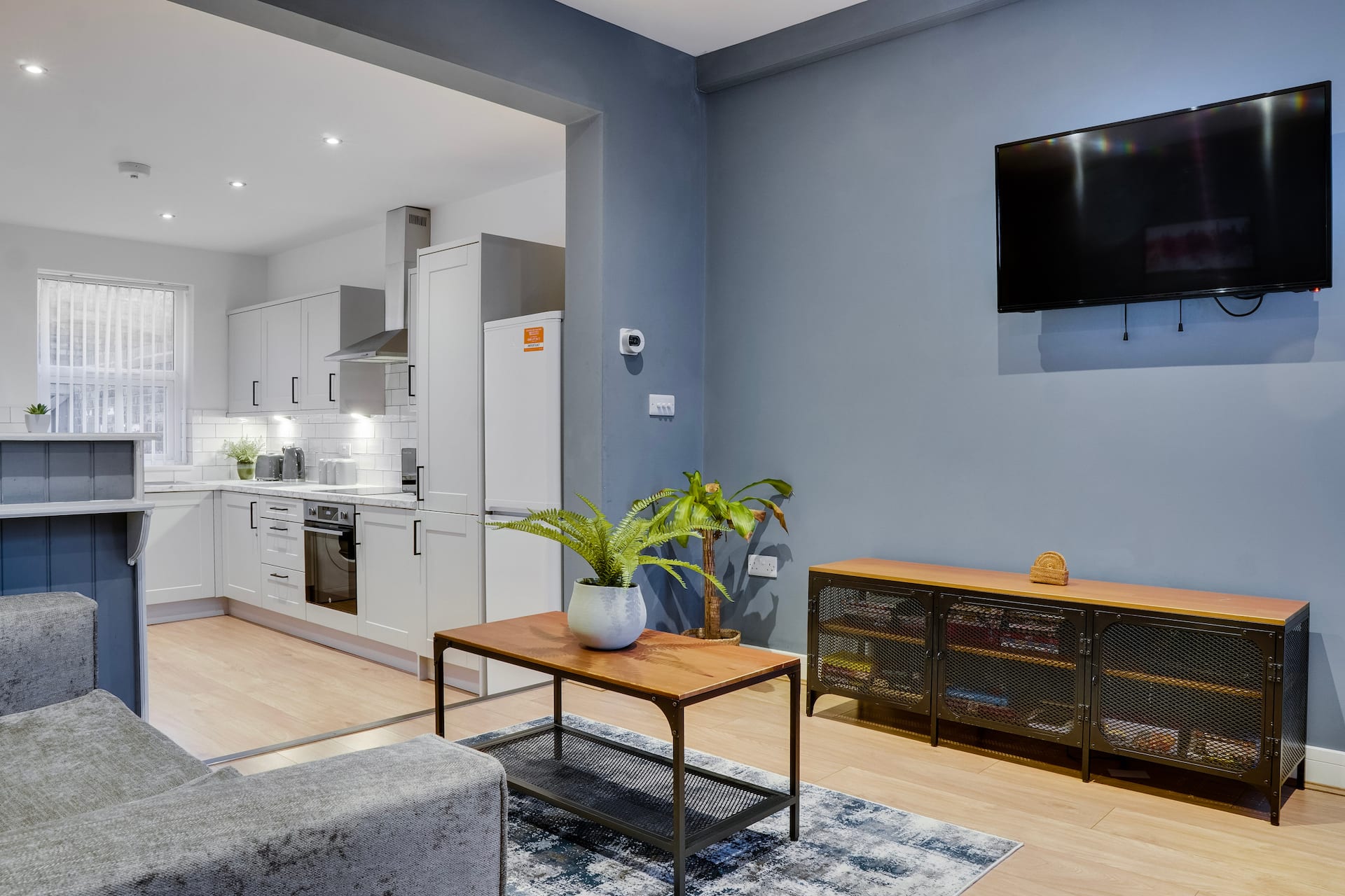 Superb 2 bed house minutes from City Centre
