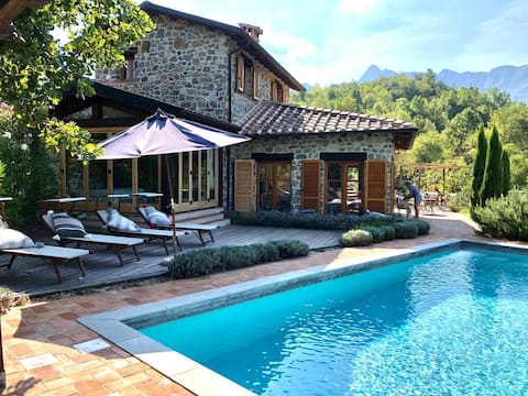 Stunning Private Tuscan Villa in Codiponte, Italy