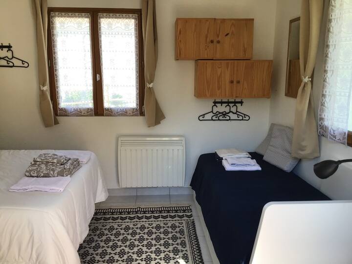 Надворешна зграда